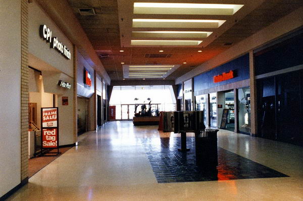 North Kent Mall - Old Photo From Gr Retro